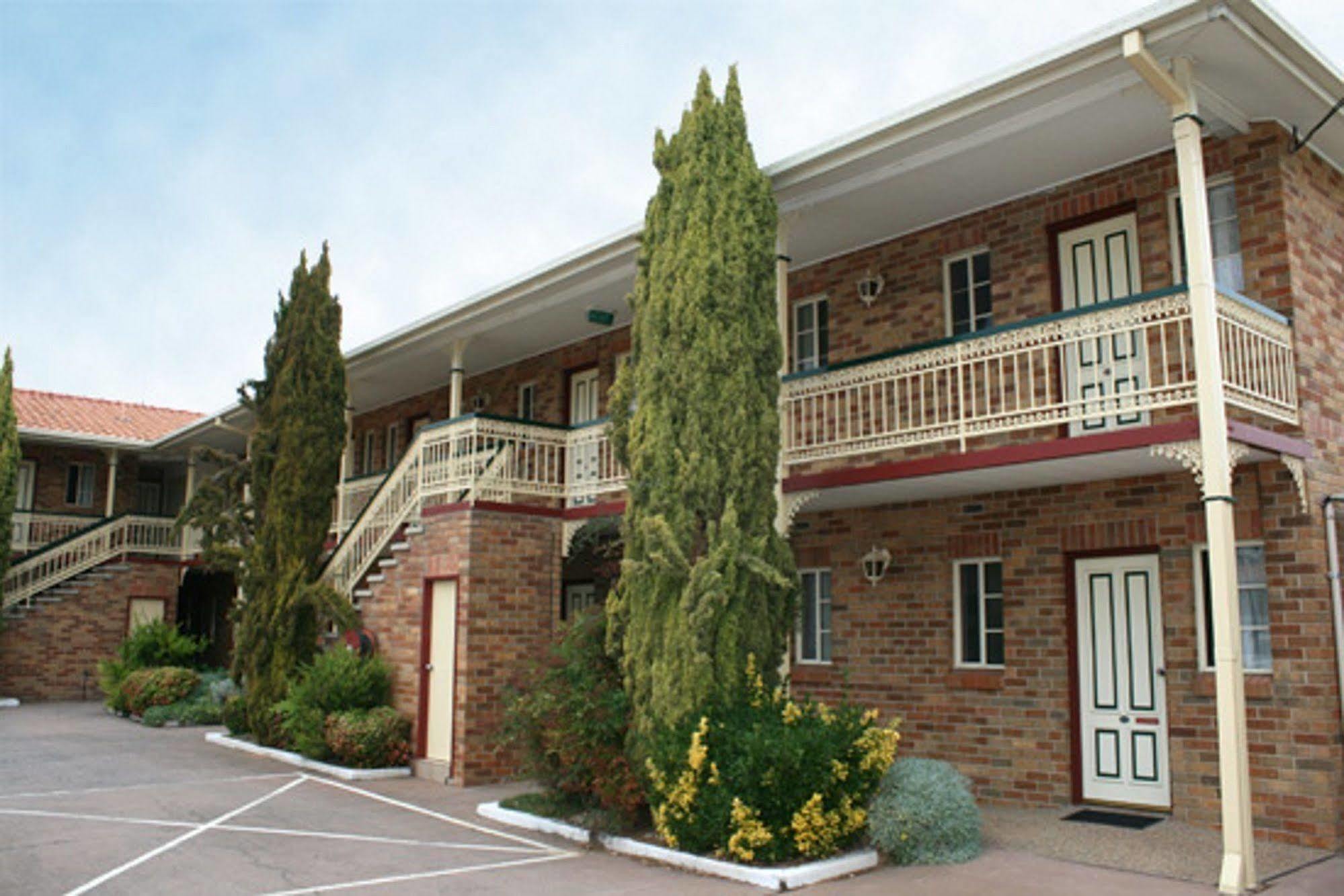 Grand Manor Motor Inn Queanbeyan Exterior foto